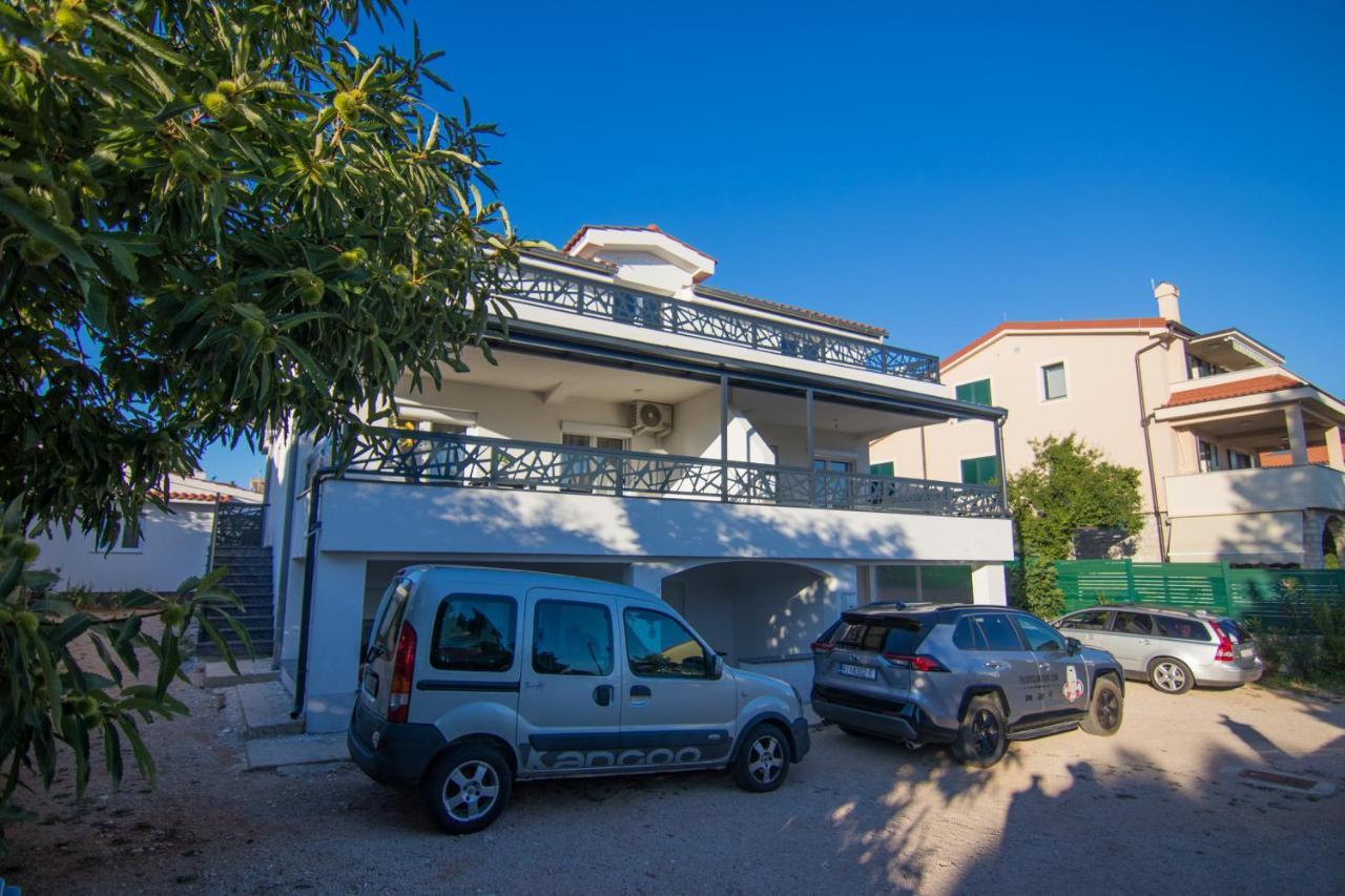 Apartments Flowers Krk Town Exterior photo
