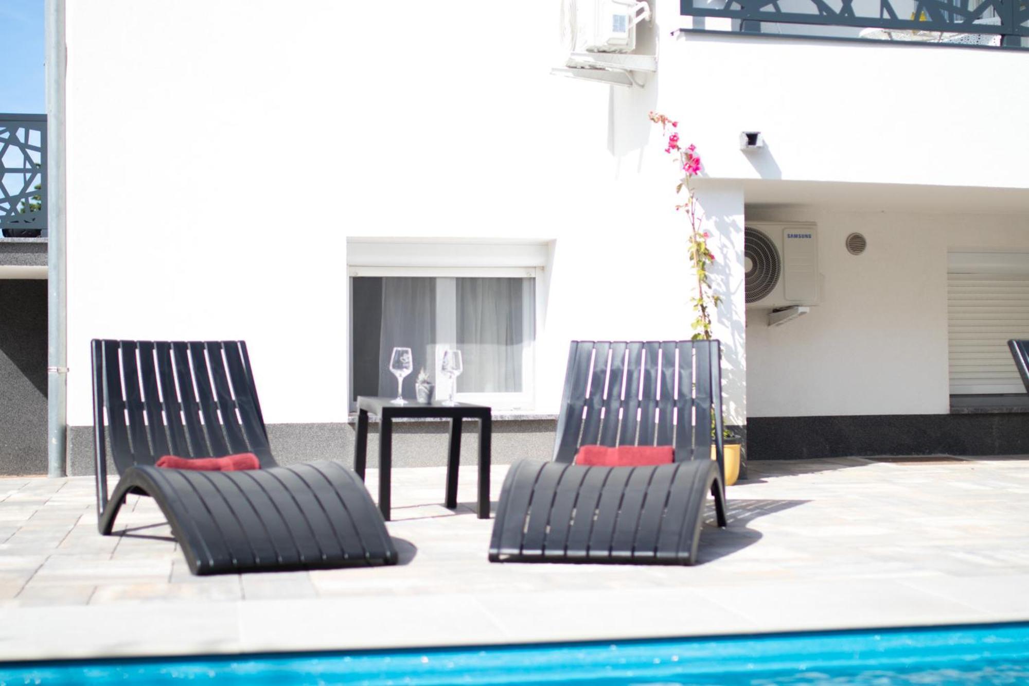 Apartments Flowers Krk Town Exterior photo