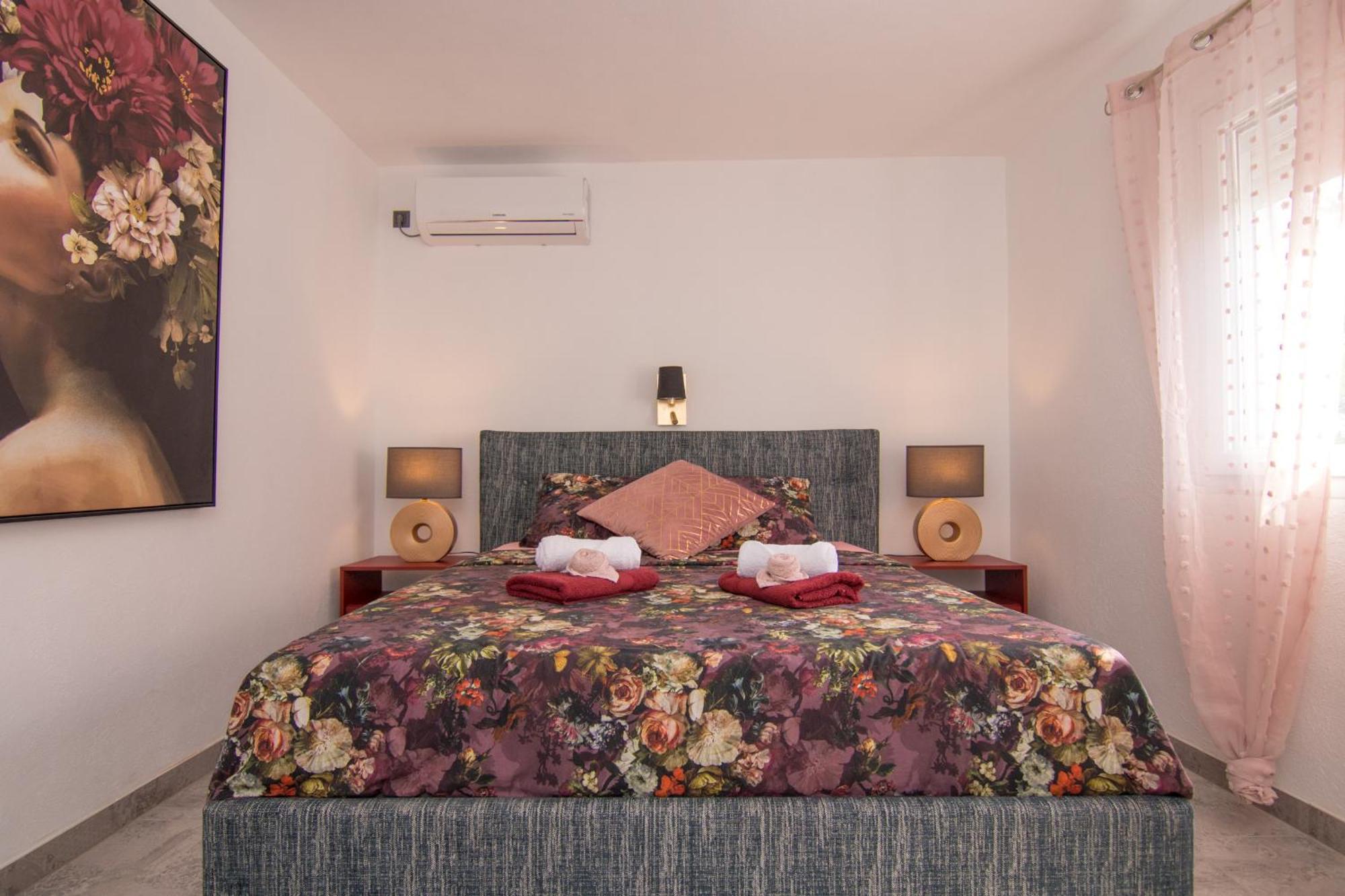 Apartments Flowers Krk Town Exterior photo