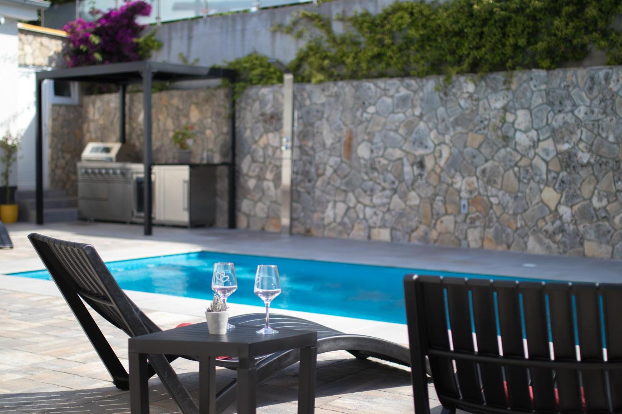 Apartments Flowers Krk Town Exterior photo