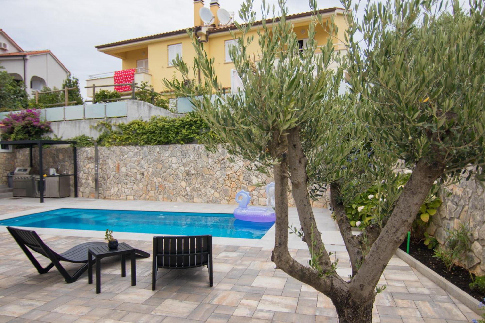 Apartments Flowers Krk Town Exterior photo